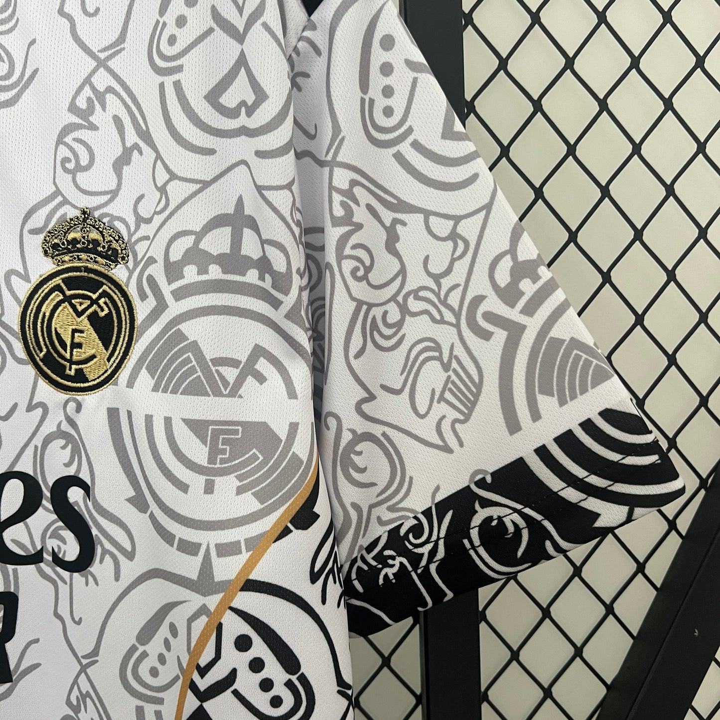REAL MADRID MAILLOT CONCEPT Blanc 24/25