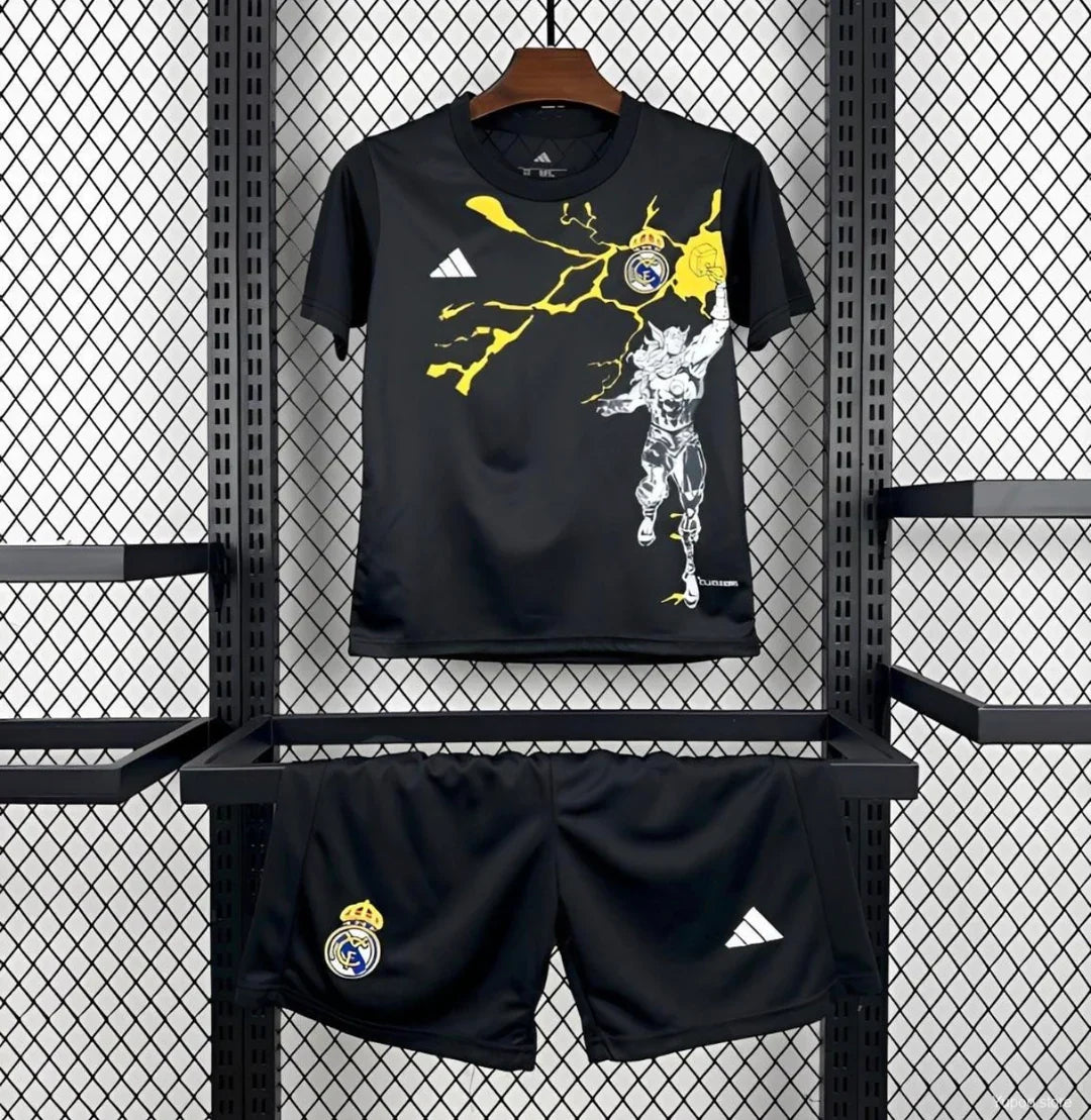 Kit ensemble football Real Madrid Marvel Avengers 2025/26