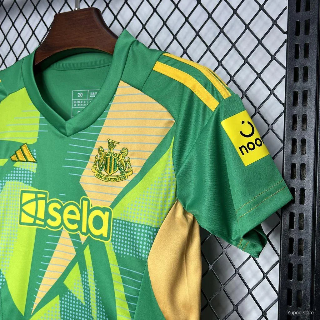 Kit ensemble football Newcastle Gardien Goalkeeper 2024/25