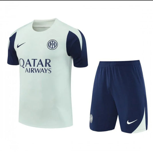 Kit football Inter Milan ensemble training 2025/26